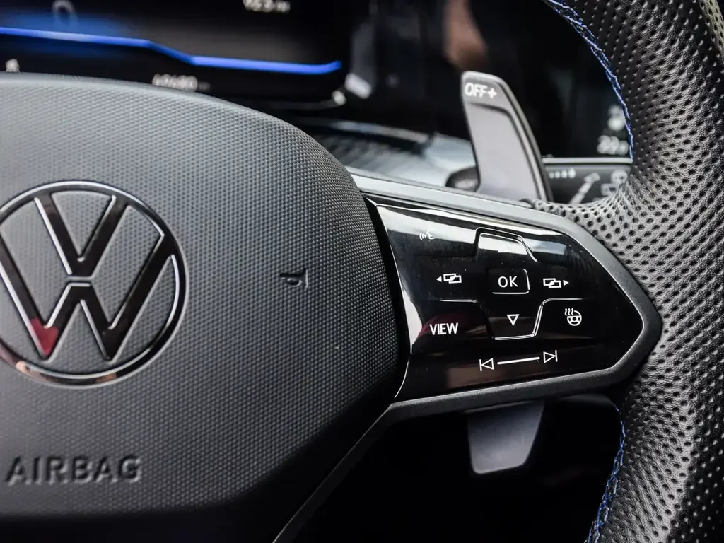 Volkswagen Golf R снимка Volkswagen Golf R