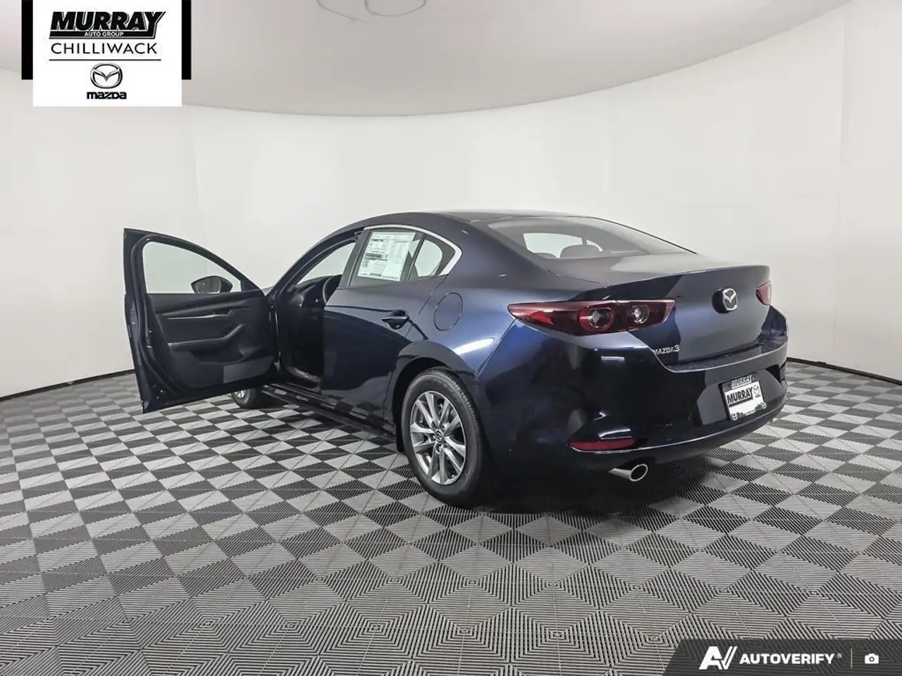 Mazda 3 снимка Mazda 3