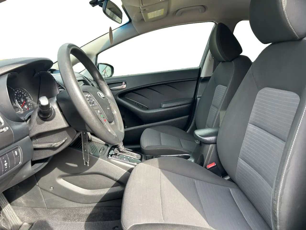 Kia Forte снимка Kia Forte
