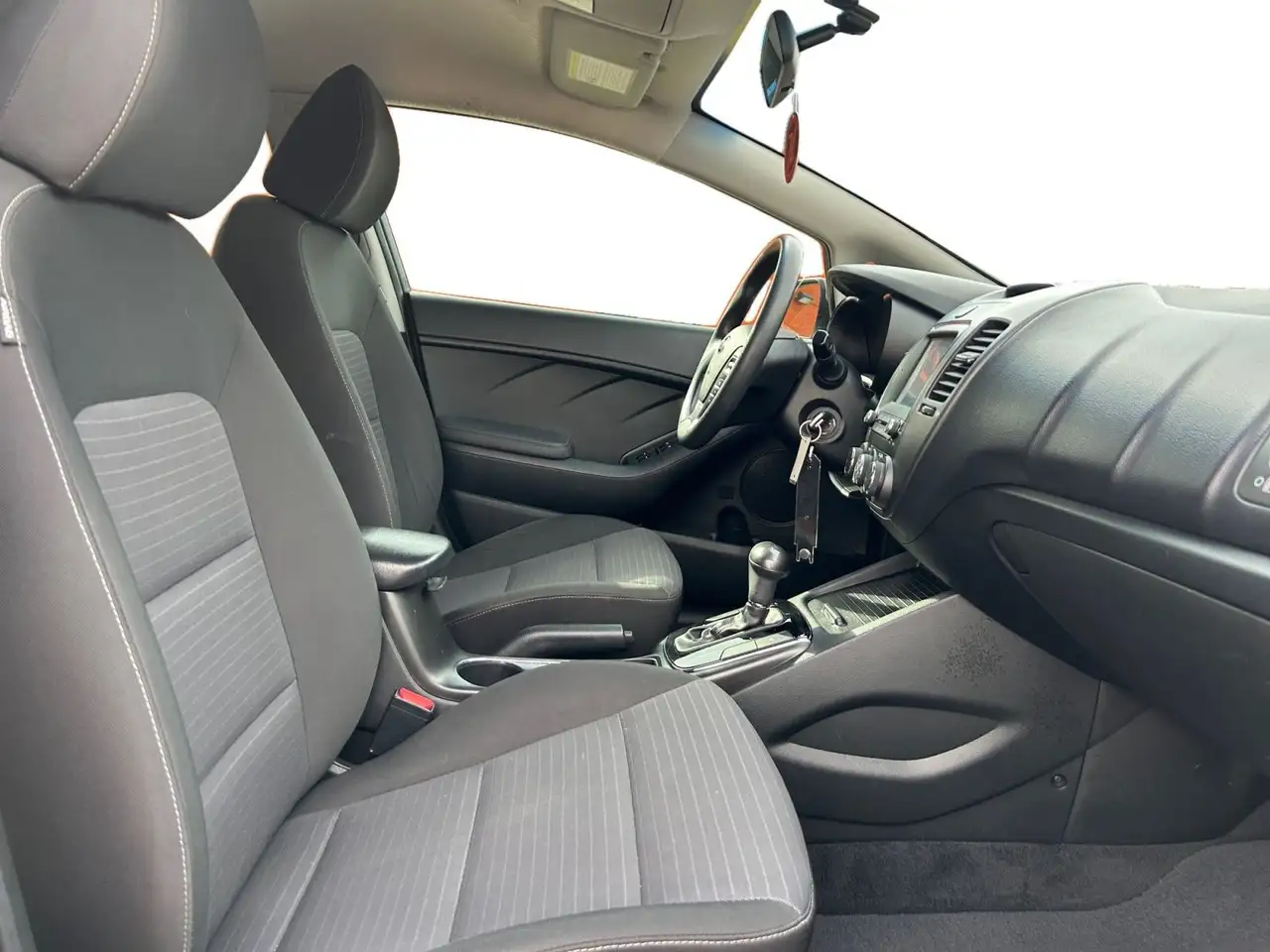 Kia Forte снимка Kia Forte