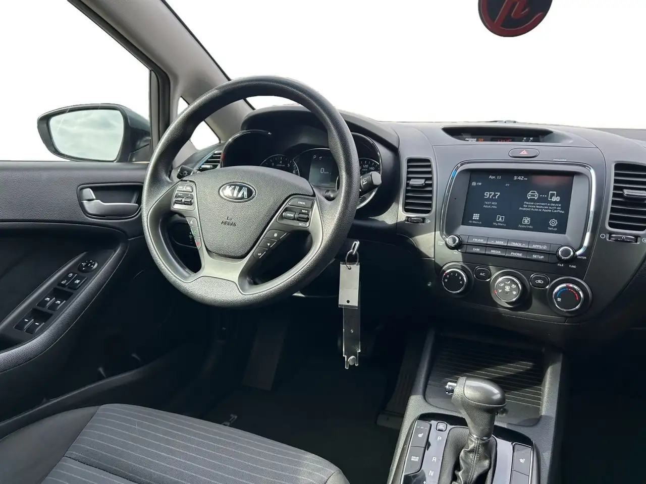 Kia Forte снимка Kia Forte