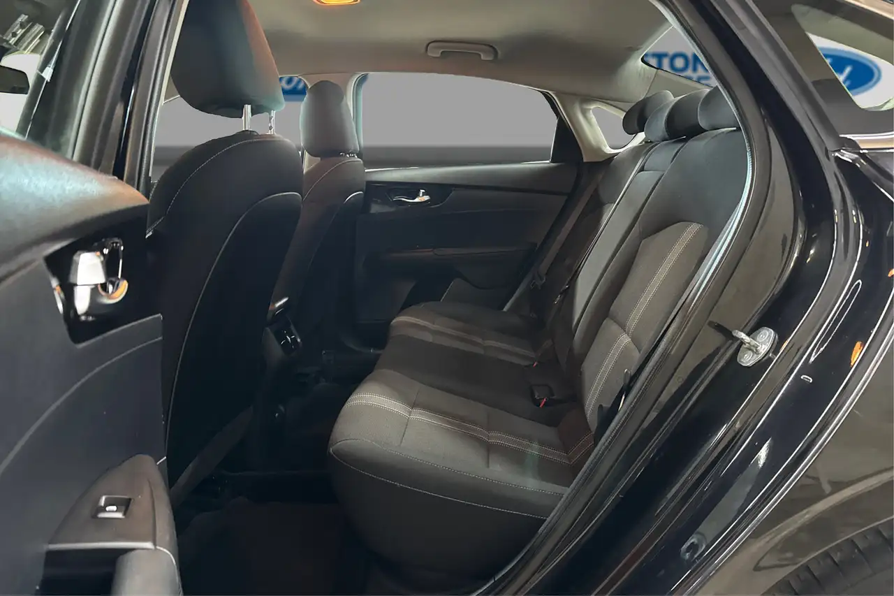 Kia Forte снимка Kia Forte