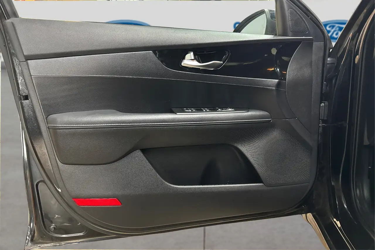 Kia Forte снимка Kia Forte