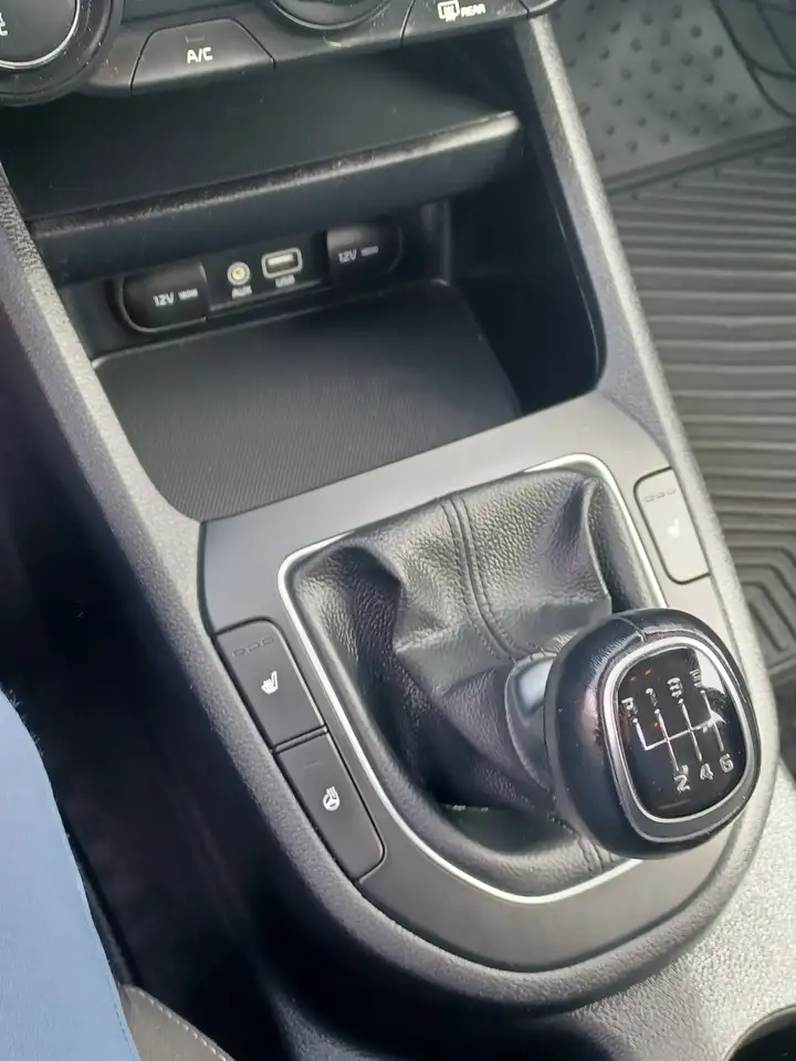 Kia Forte снимка Kia Forte