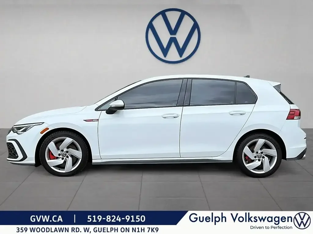 Volkswagen Golf GTI снимка Volkswagen Golf GTI
