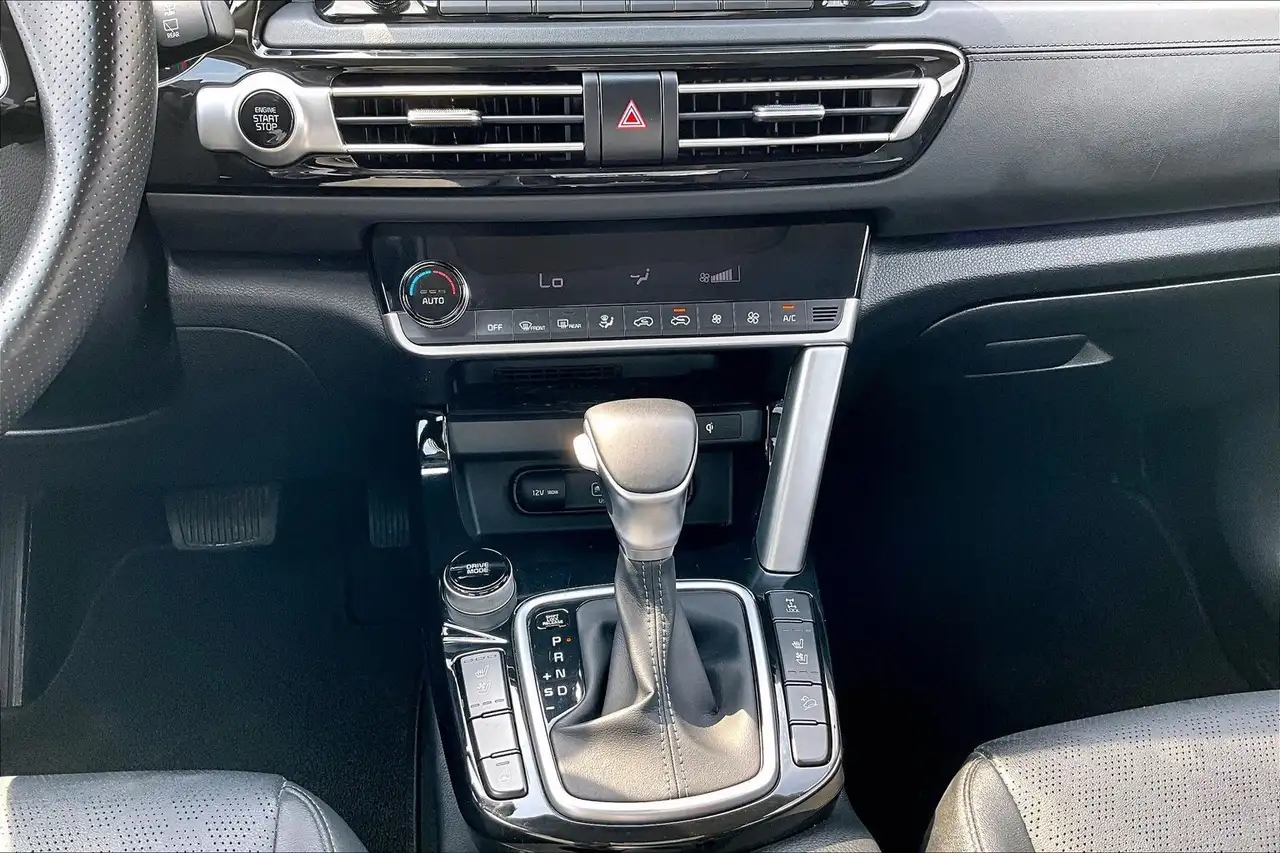 Kia Seltos photo Kia Seltos