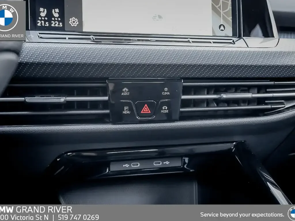 Volkswagen Golf R снимка Volkswagen Golf R