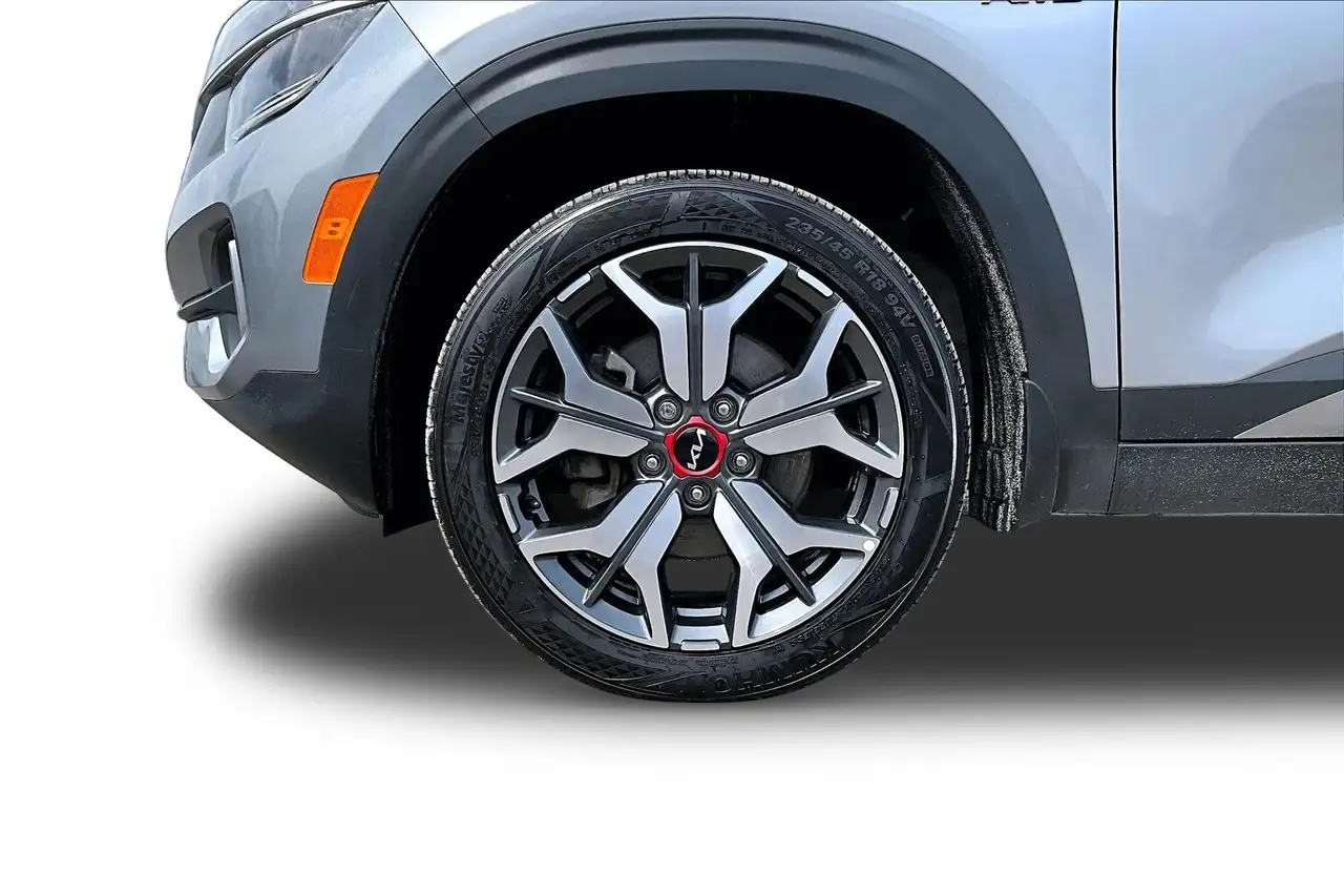 Kia Seltos photo Kia Seltos