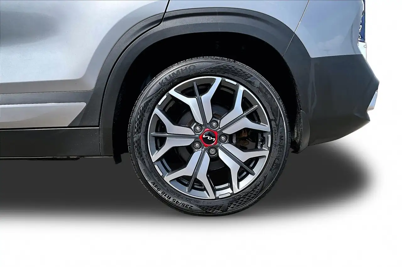 Kia Seltos photo Kia Seltos