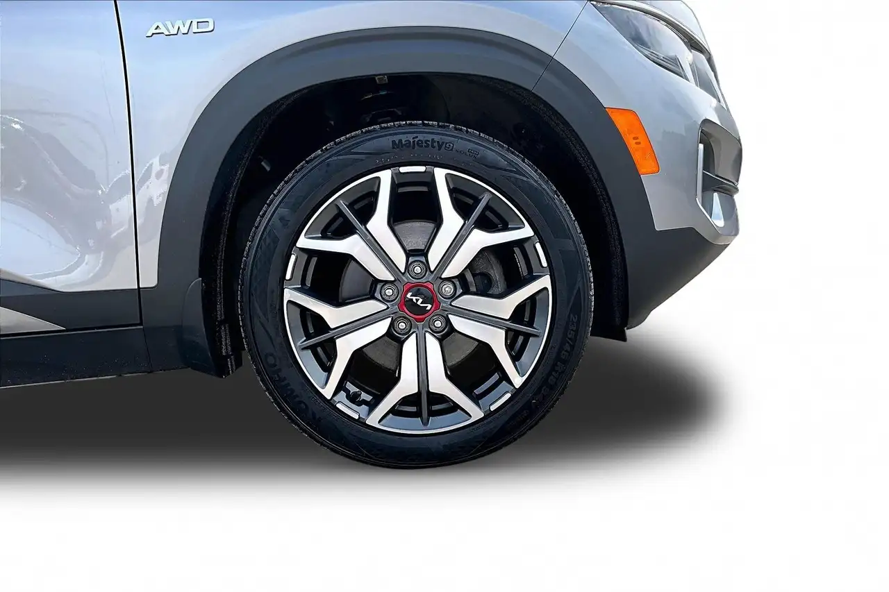Kia Seltos photo Kia Seltos