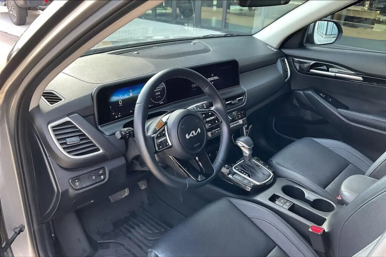Kia Seltos снимка Kia Seltos