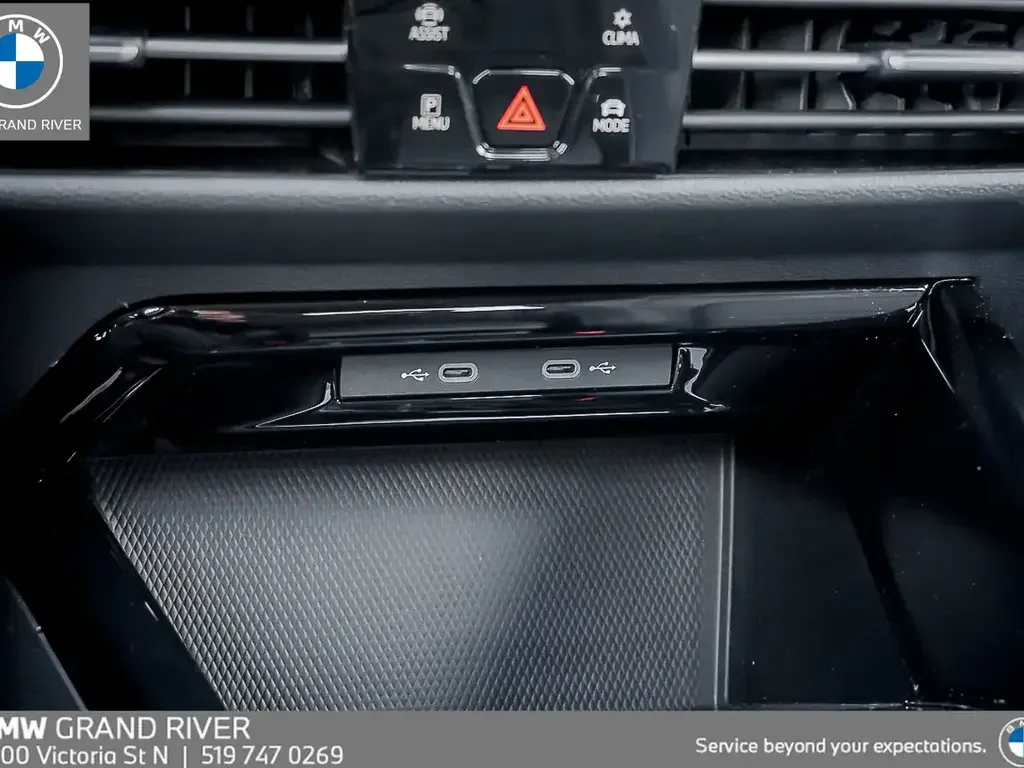 Volkswagen Golf R снимка Volkswagen Golf R