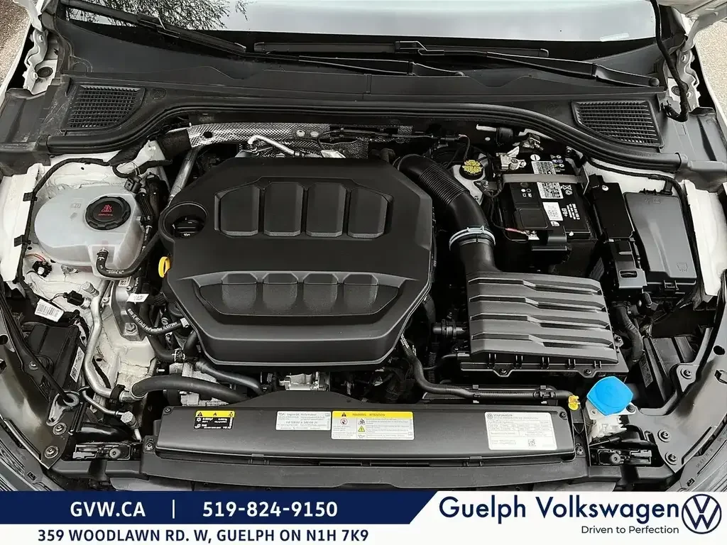 Volkswagen Golf GTI снимка Volkswagen Golf GTI