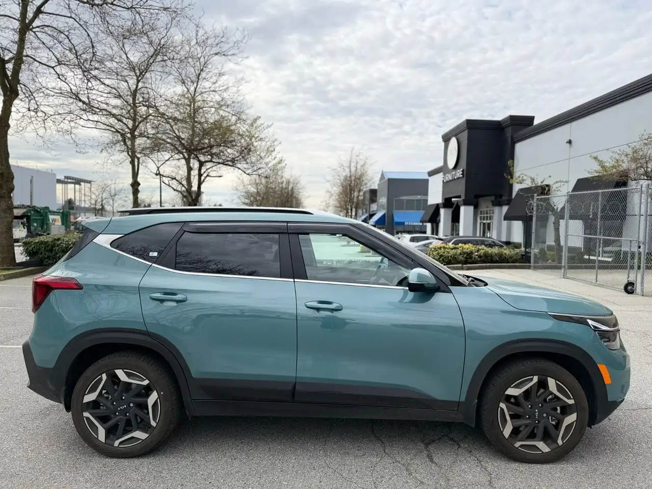 Kia Seltos photo Kia Seltos