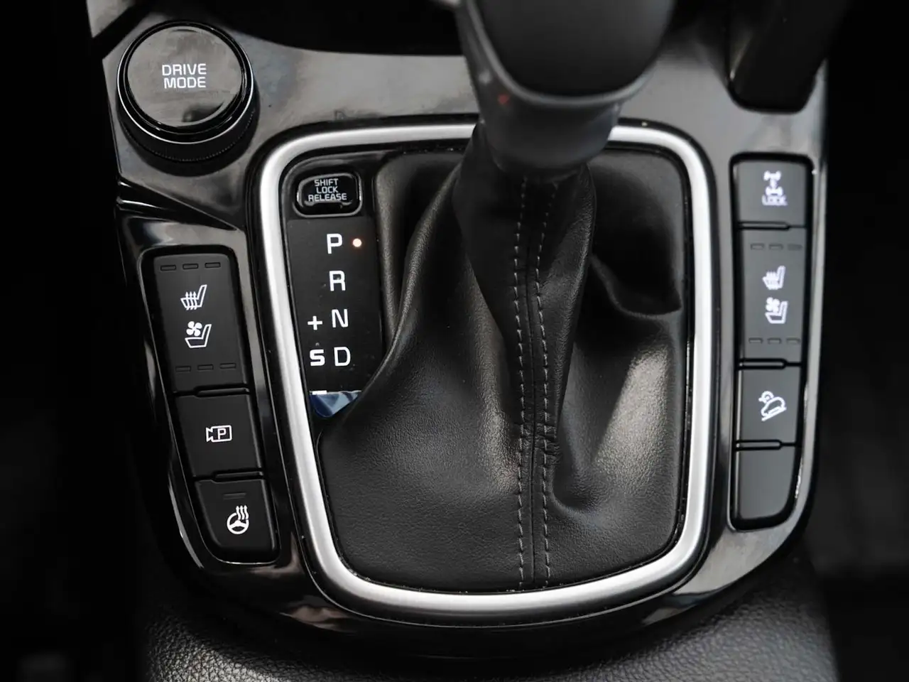 Kia Seltos снимка Kia Seltos