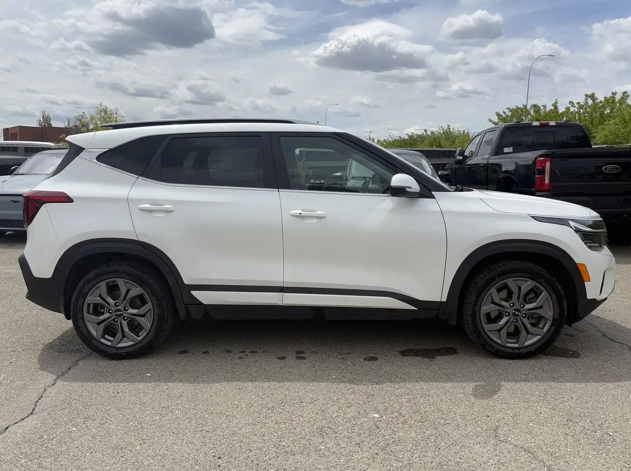 Kia Seltos photo Kia Seltos