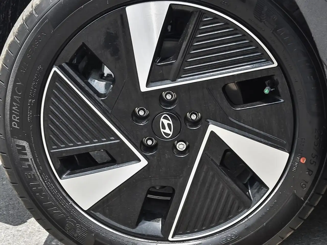 Hyundai IONIQ 5 снимка Hyundai IONIQ 5