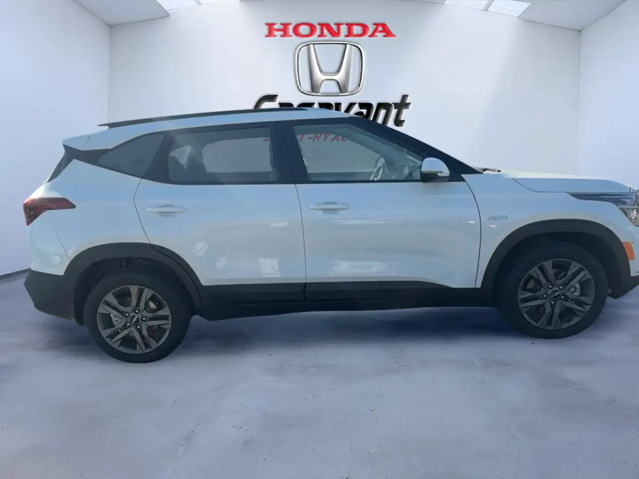 Kia Seltos снимка Kia Seltos