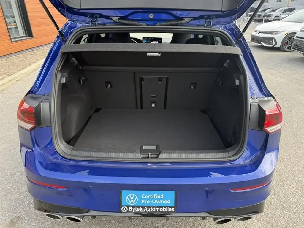 Volkswagen Golf R снимка Volkswagen Golf R