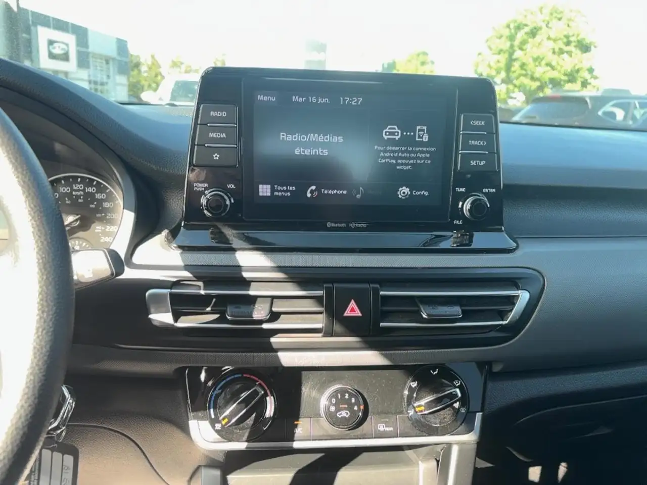 Kia Seltos снимка Kia Seltos