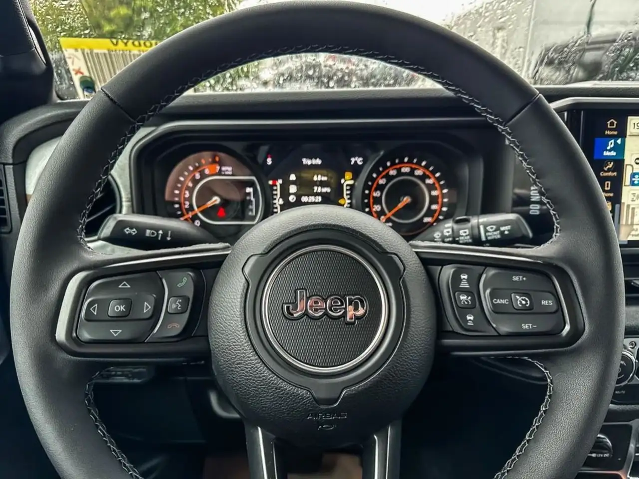 Jeep Wrangler снимка Jeep Wrangler