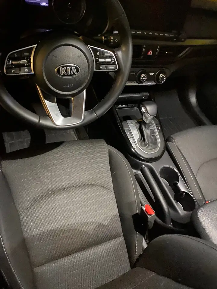 Kia Forte снимка Kia Forte