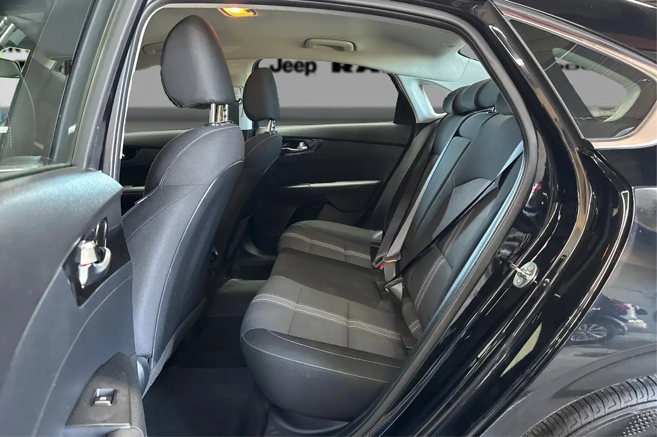 Kia Forte снимка Kia Forte