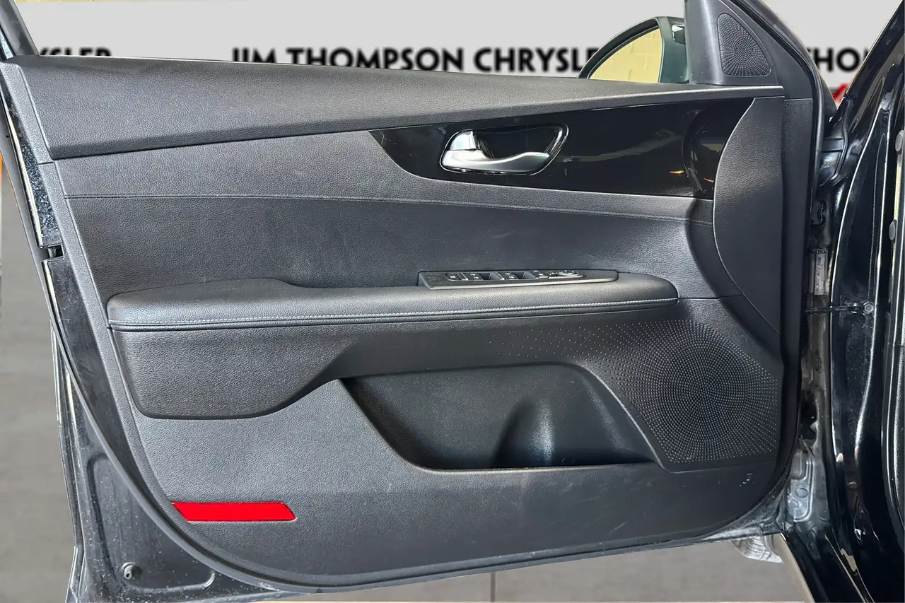 Kia Forte снимка Kia Forte
