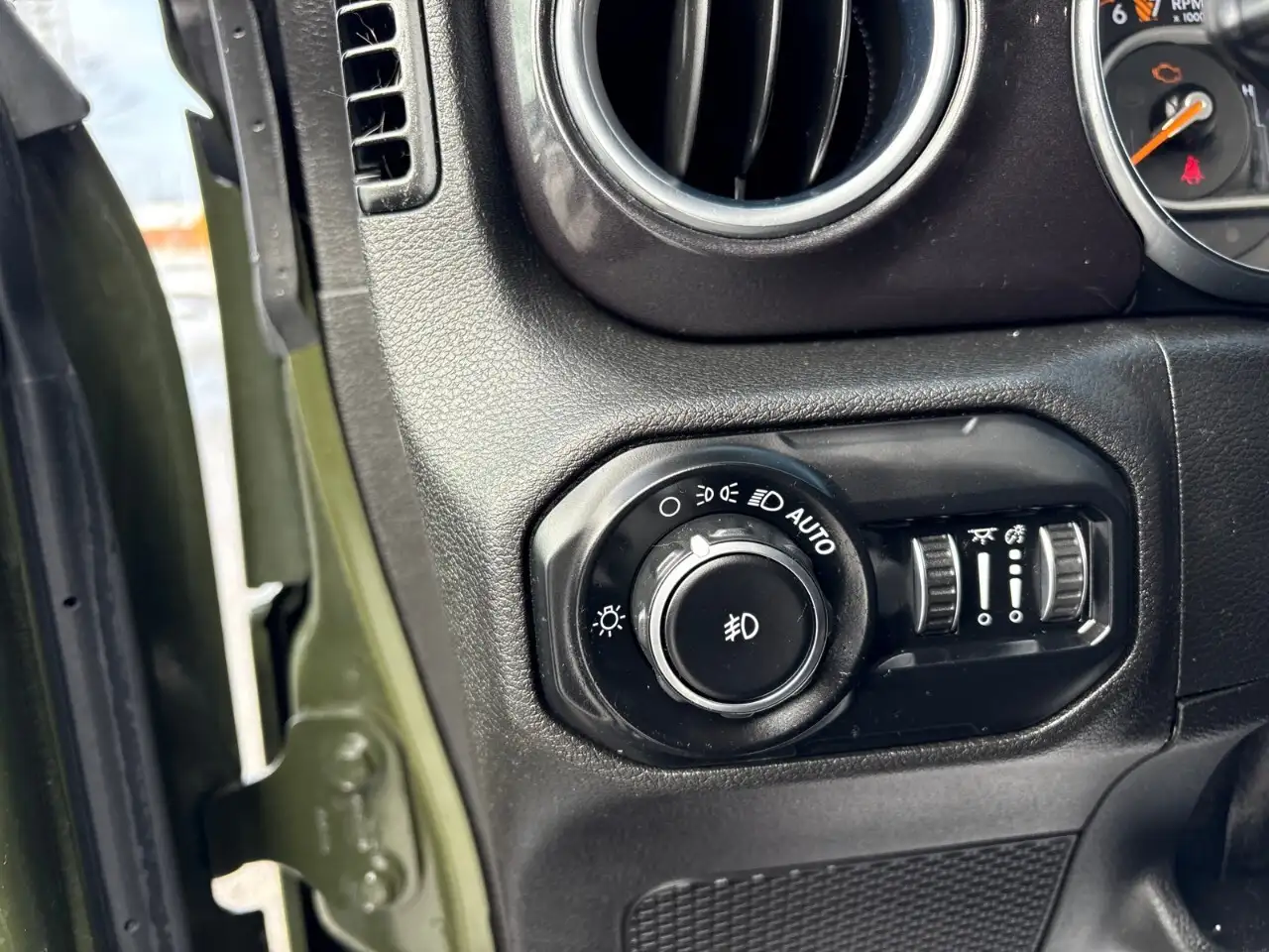 Jeep Wrangler photo Jeep Wrangler