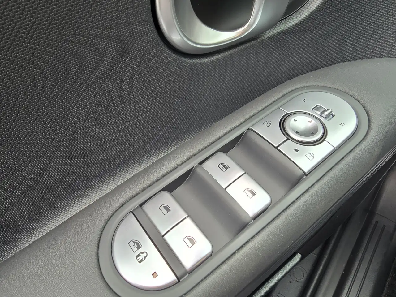 Hyundai IONIQ 5 снимка Hyundai IONIQ 5