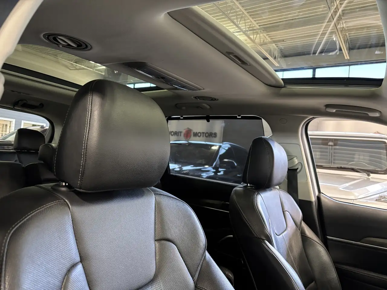 Kia Telluride снимка Kia Telluride