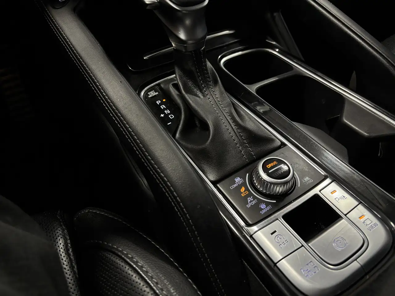 Kia Telluride снимка Kia Telluride