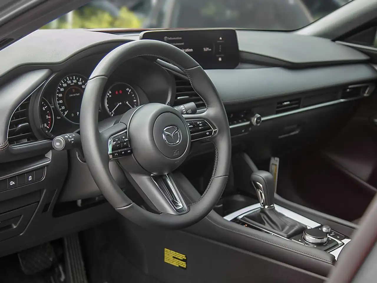Mazda 3 снимка Mazda 3