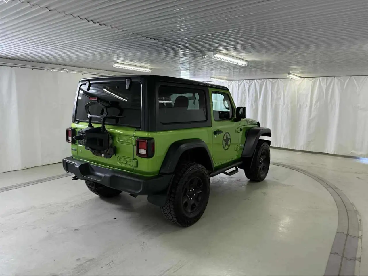 Jeep Wrangler снимка Jeep Wrangler