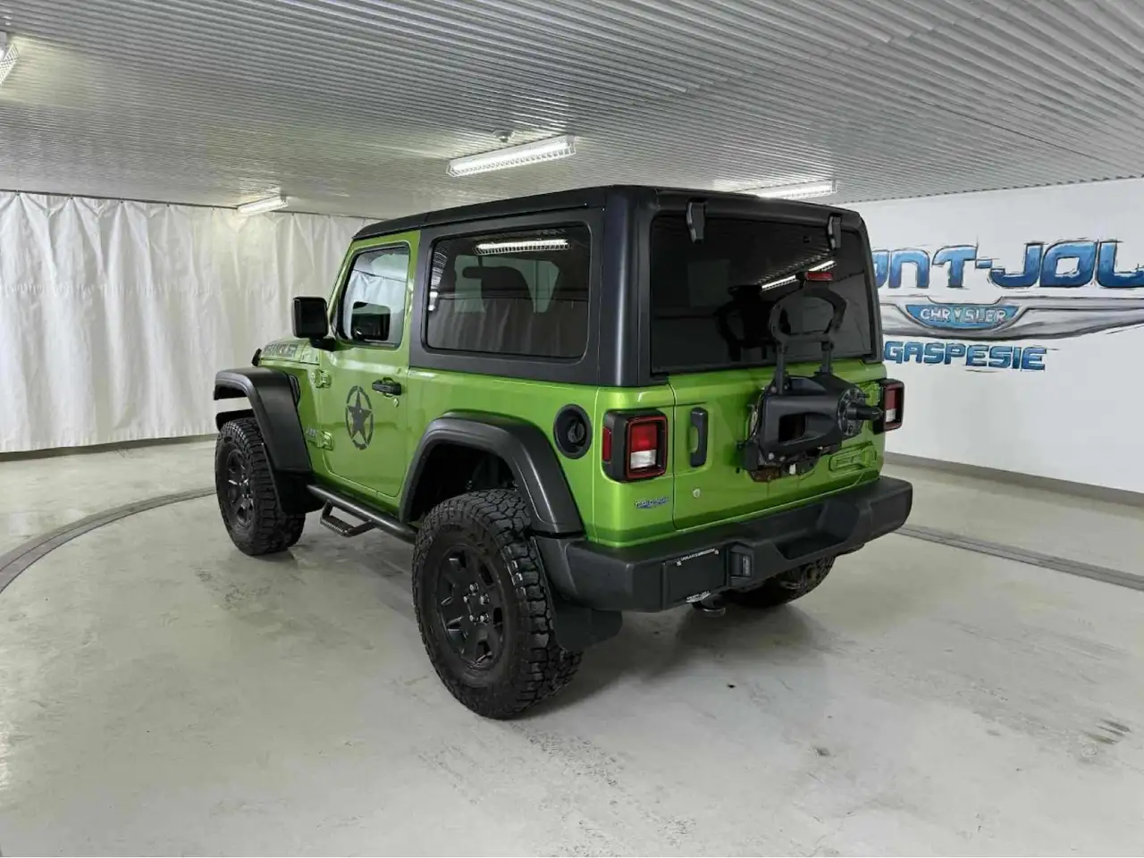 Jeep Wrangler снимка Jeep Wrangler