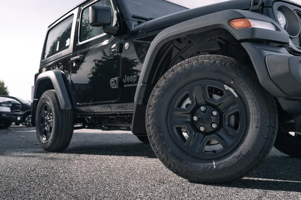 Jeep Wrangler снимка Jeep Wrangler