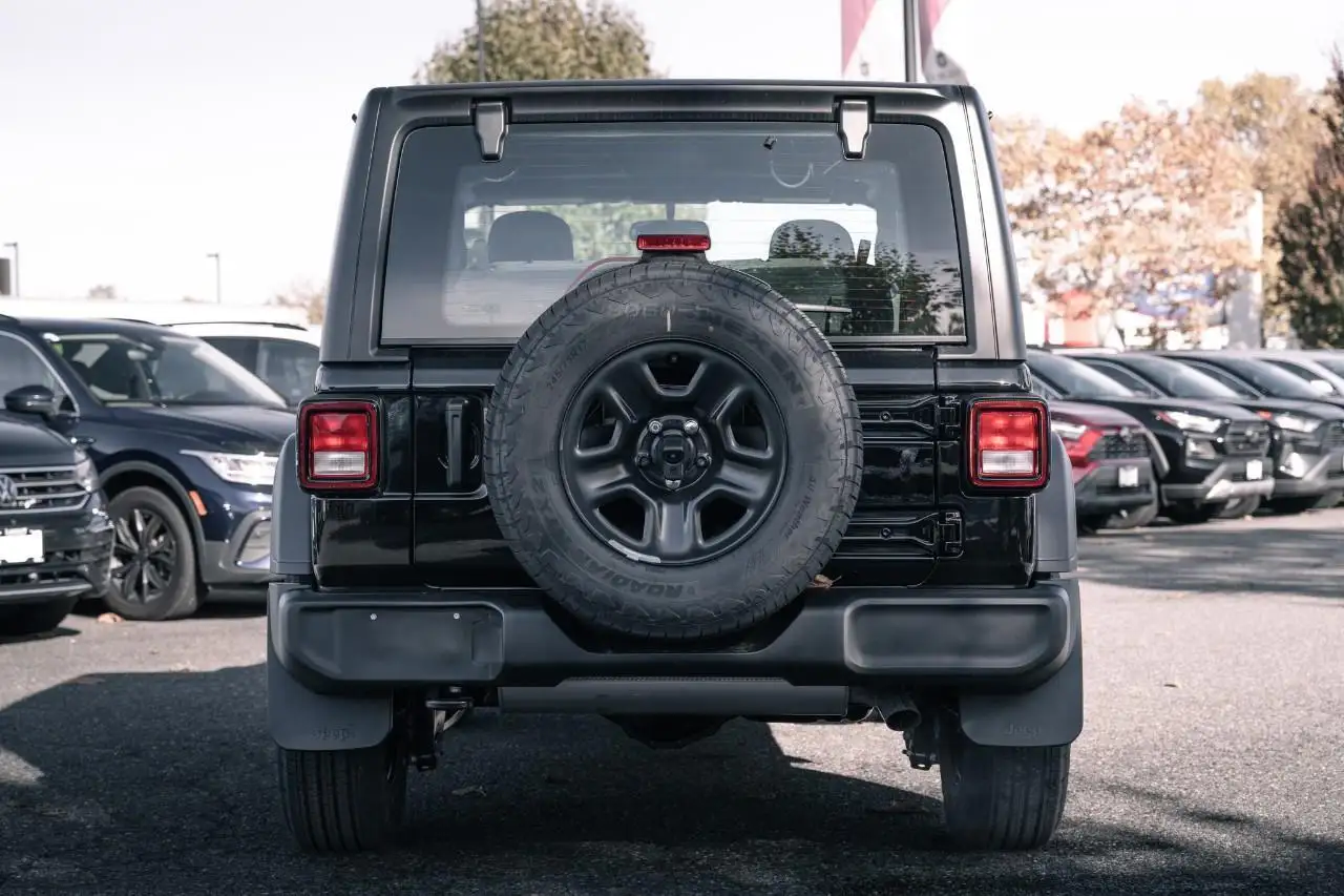 Jeep Wrangler снимка Jeep Wrangler