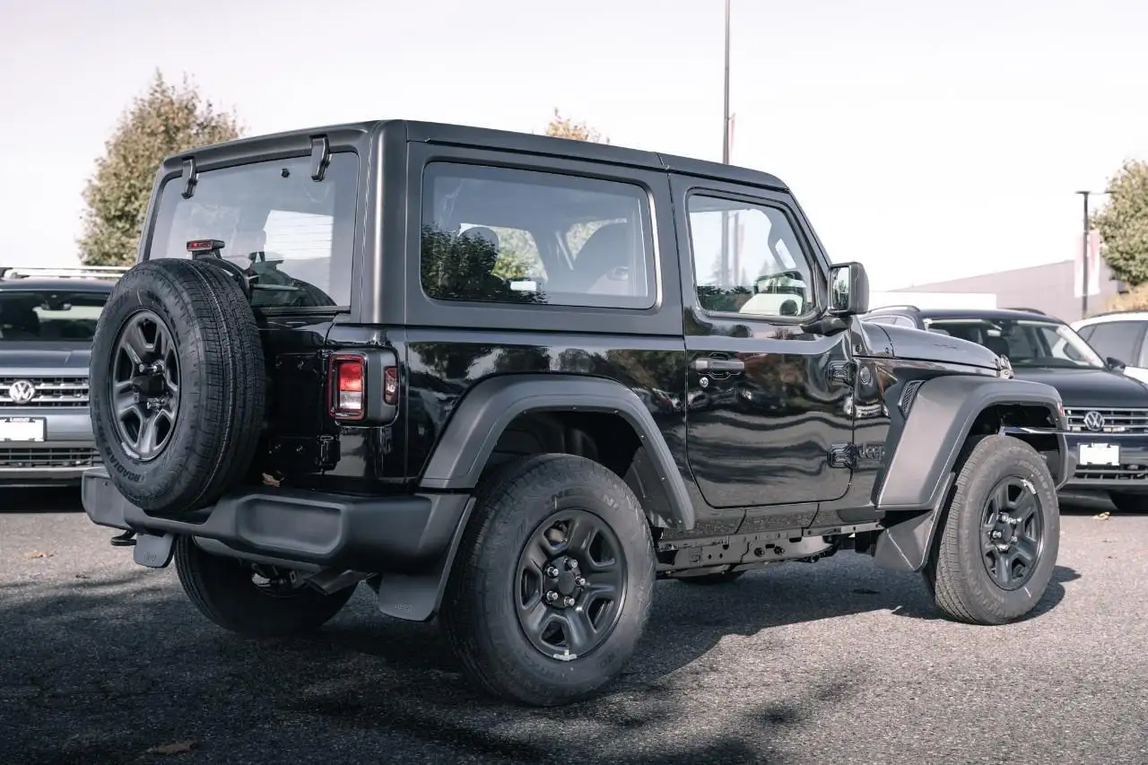 Jeep Wrangler снимка Jeep Wrangler