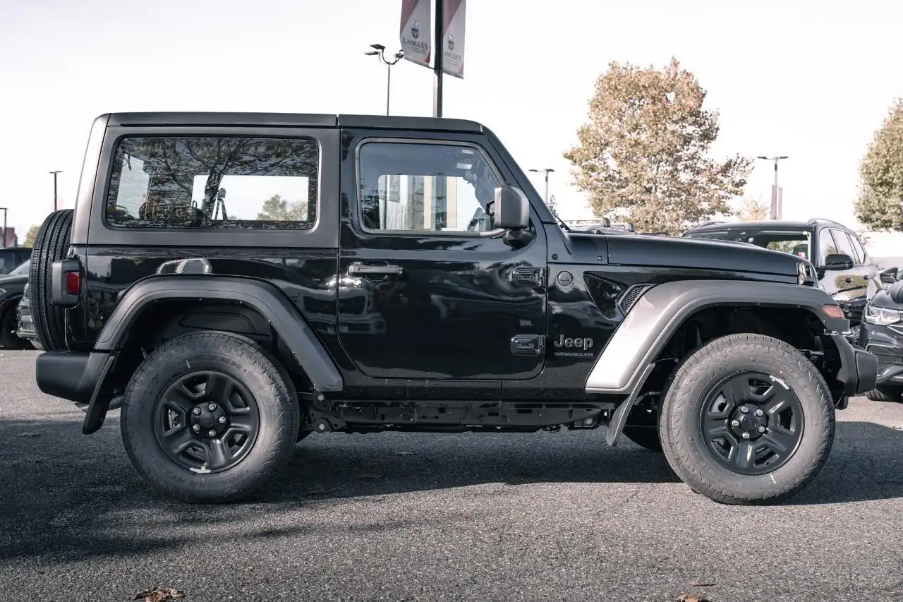 Jeep Wrangler снимка Jeep Wrangler