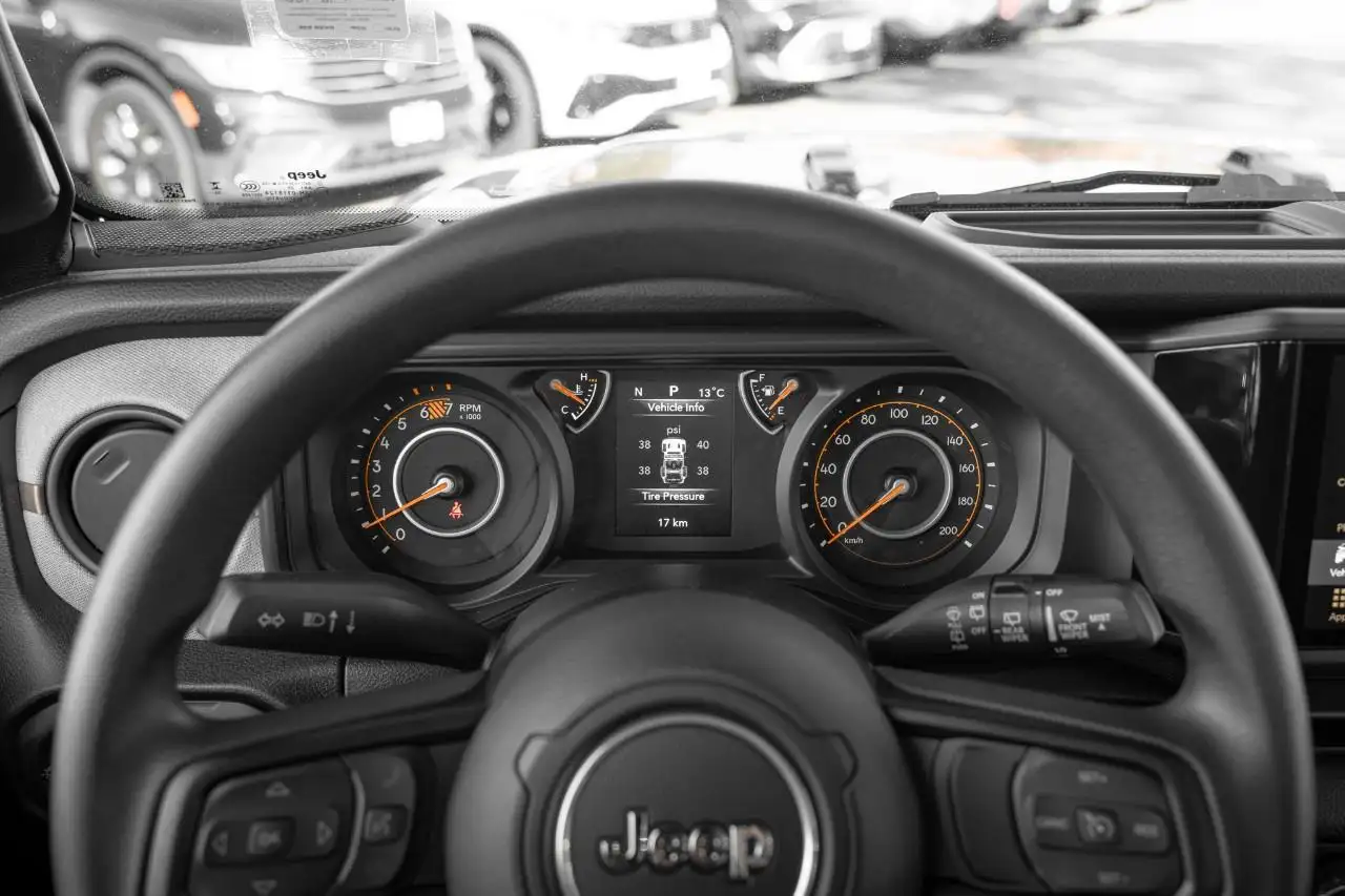 Jeep Wrangler снимка Jeep Wrangler