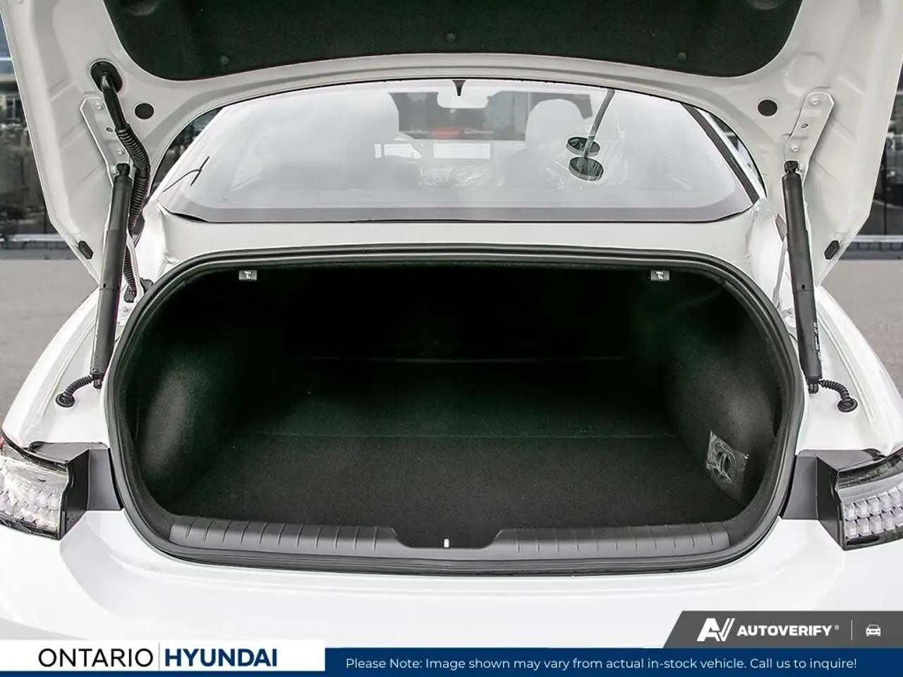 Hyundai IONIQ 6 снимка Hyundai IONIQ 6