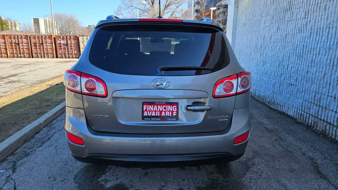 Hyundai SANTA FE photo Hyundai SANTA FE