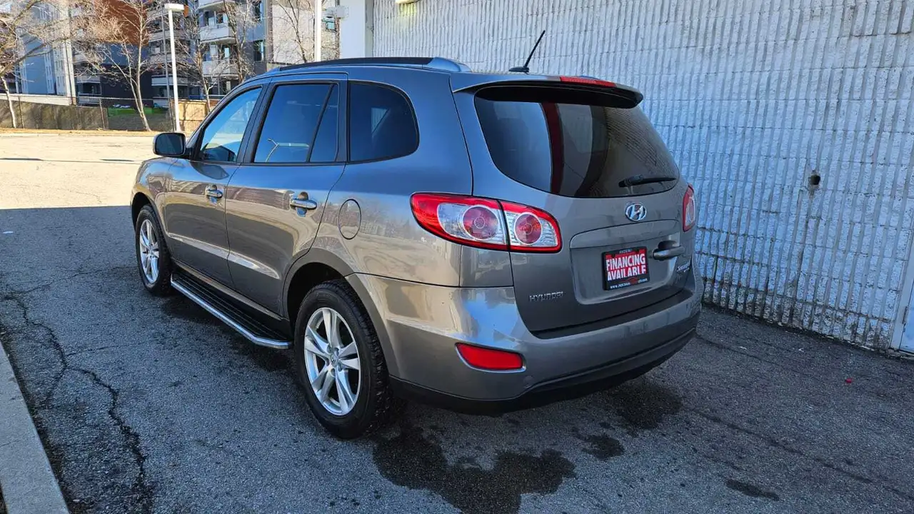 Hyundai SANTA FE photo Hyundai SANTA FE