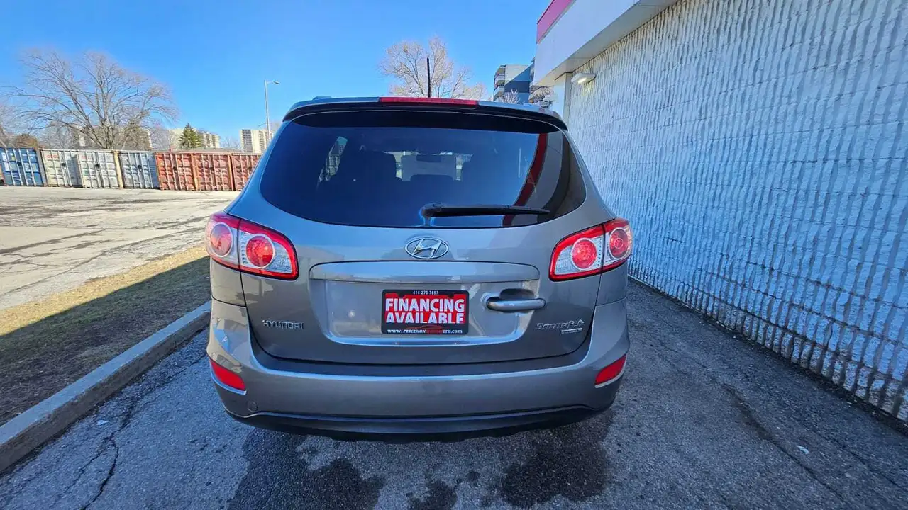 Hyundai SANTA FE photo Hyundai SANTA FE