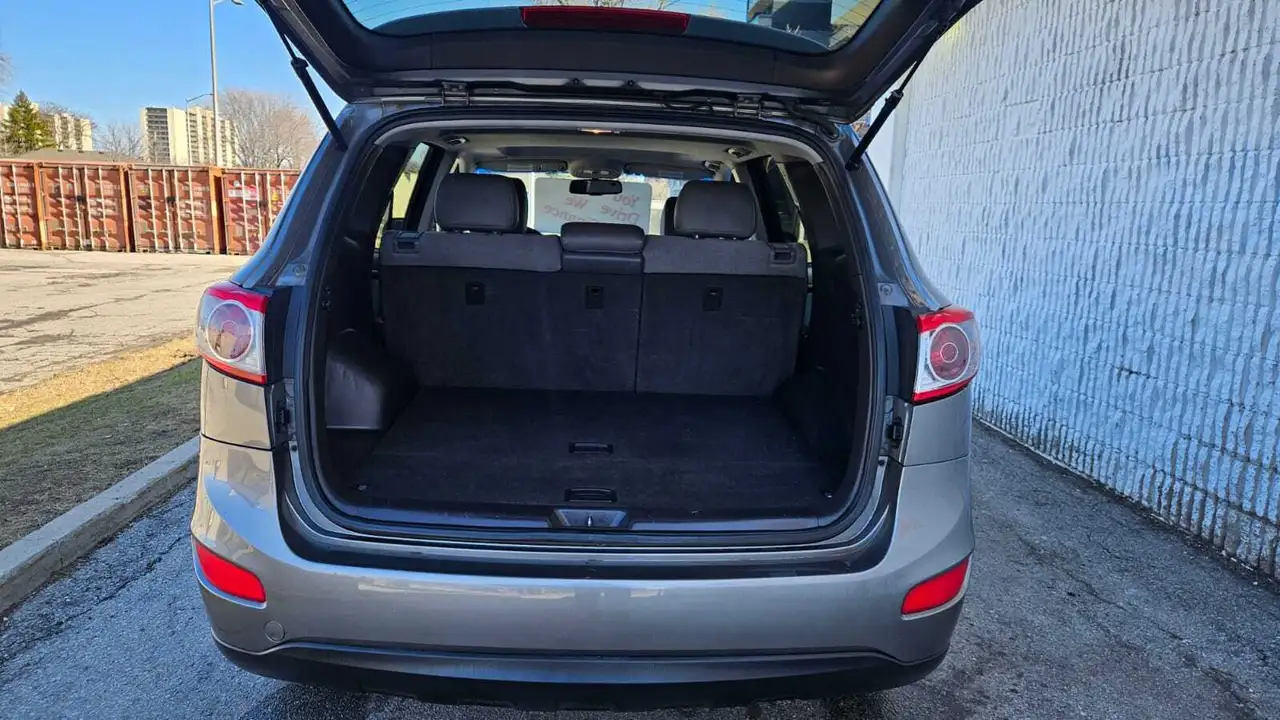 Hyundai SANTA FE photo Hyundai SANTA FE