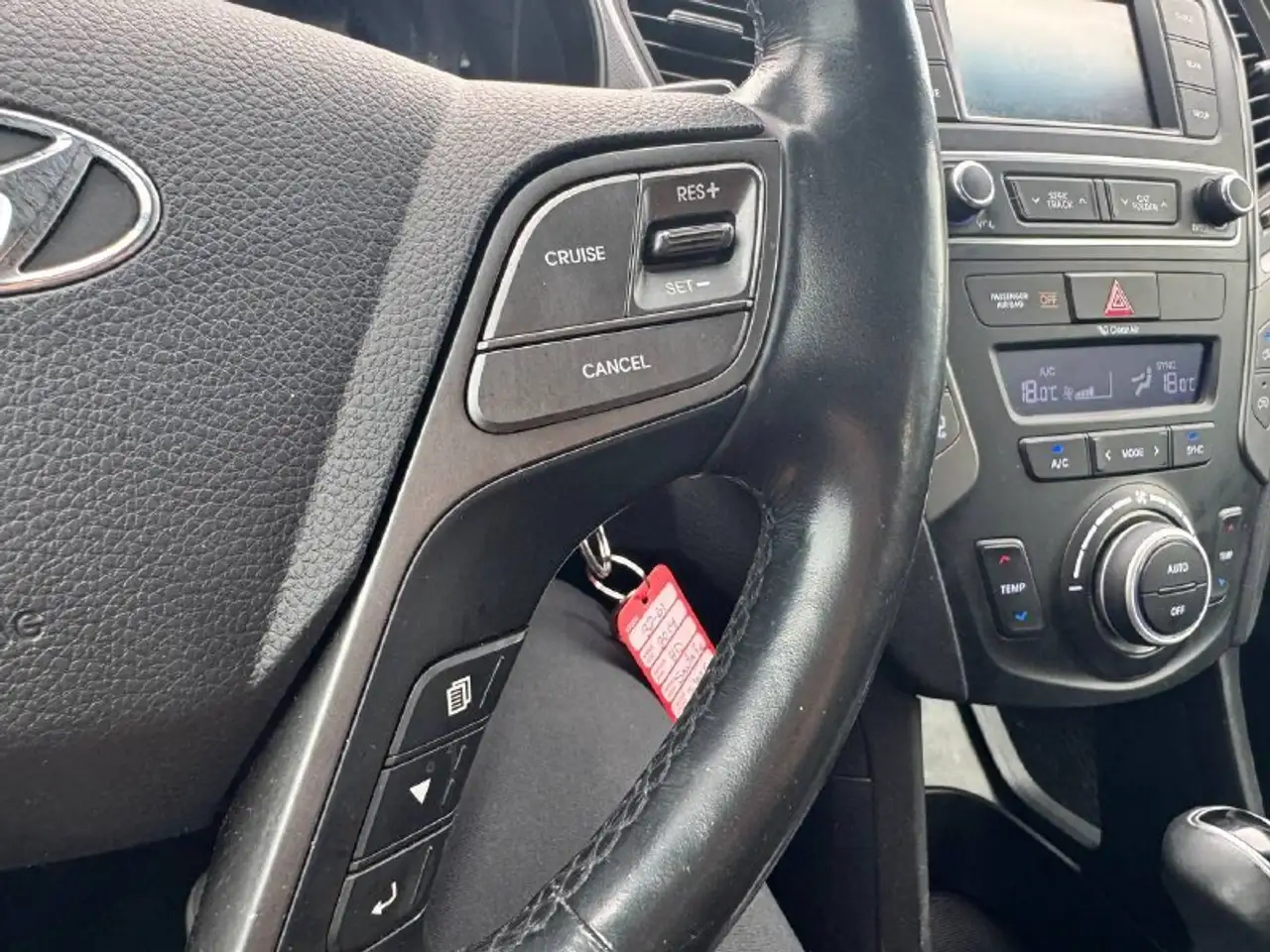 Hyundai SANTA FE снимка Hyundai SANTA FE