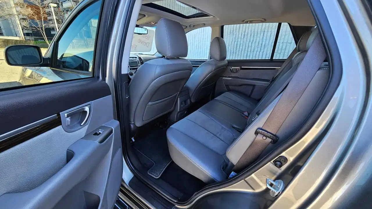 Hyundai SANTA FE photo Hyundai SANTA FE
