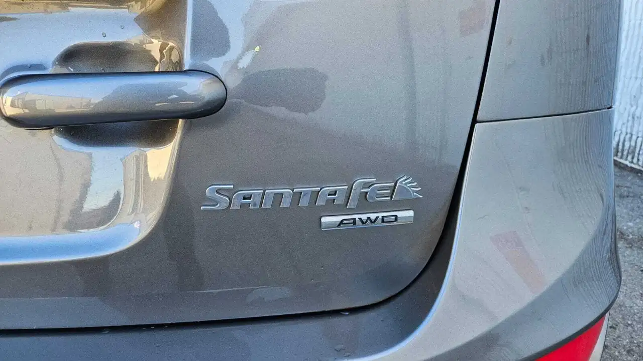 Hyundai SANTA FE photo Hyundai SANTA FE