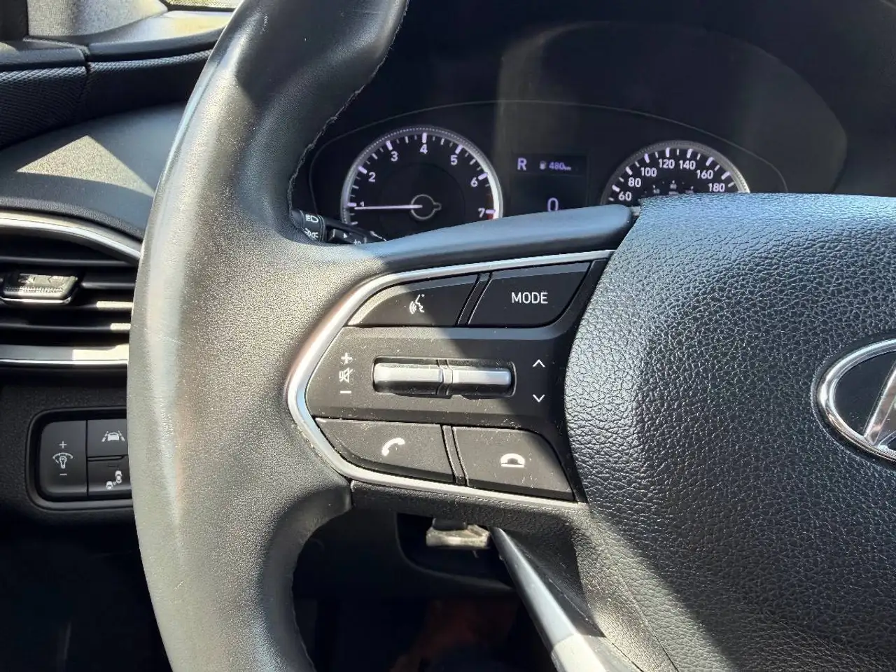 Hyundai SANTA FE снимка Hyundai SANTA FE