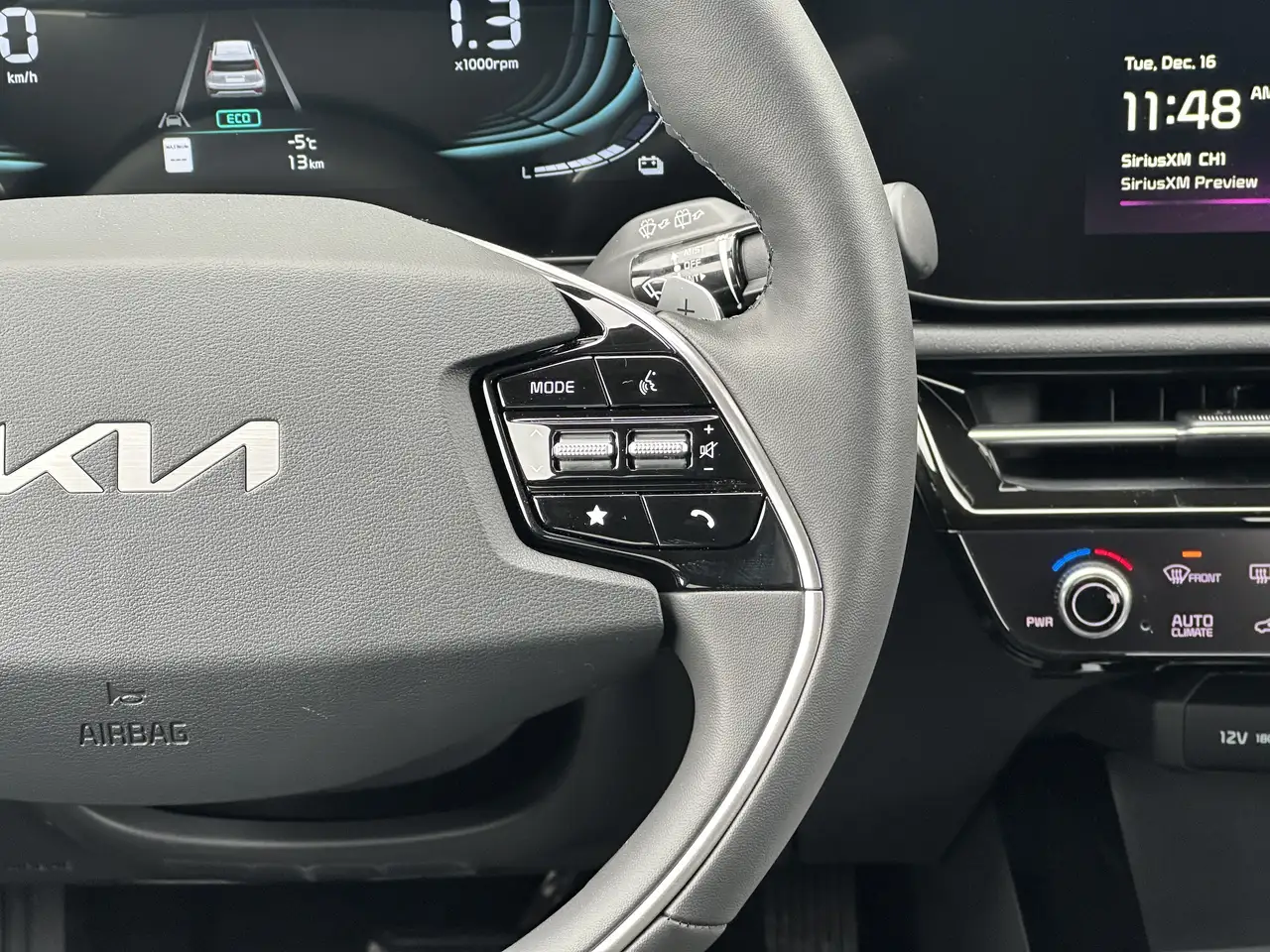 Kia Niro снимка Kia Niro